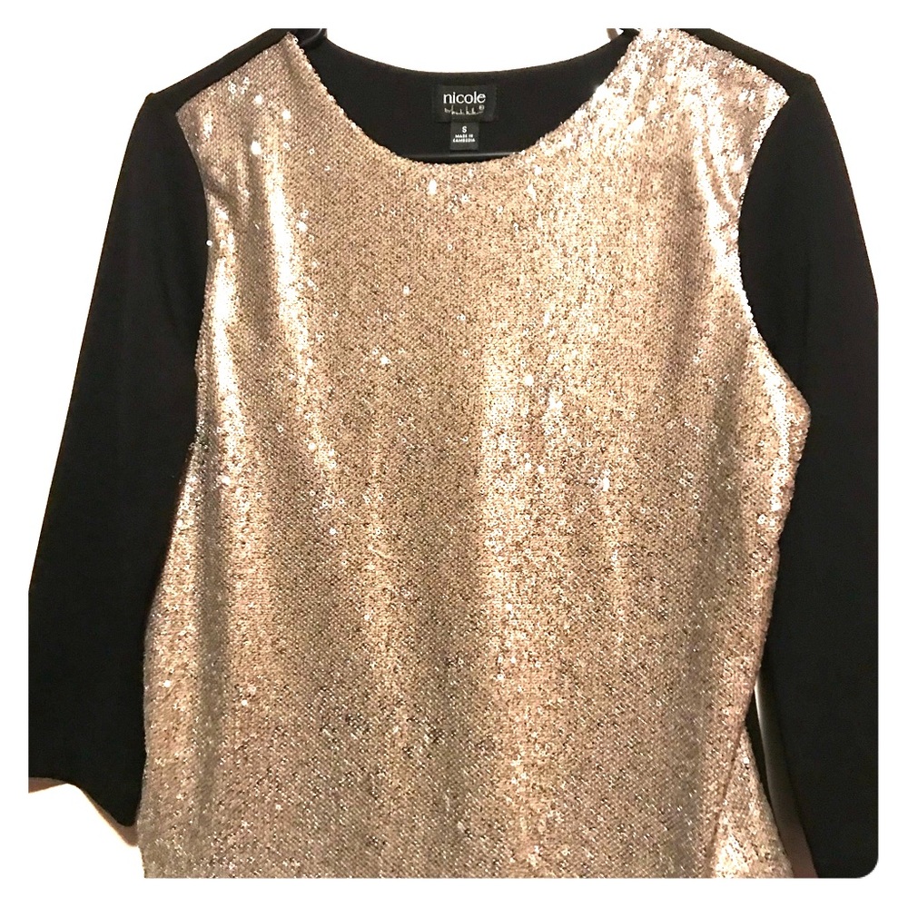 Black and gold color sequins Blouse. S